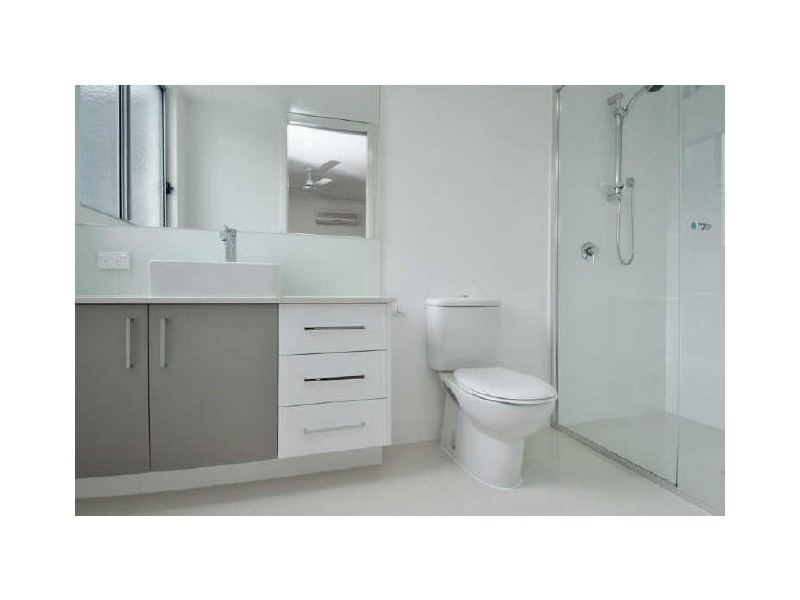1/10 Tallebudgera Drive, Palm Beach QLD 4221