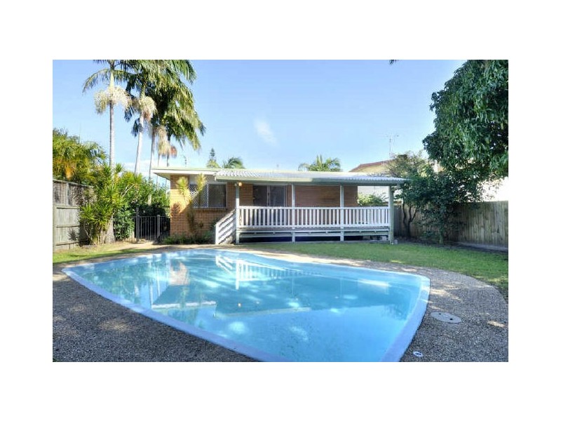 5 Clinton Avenue, Burleigh Waters QLD 4220