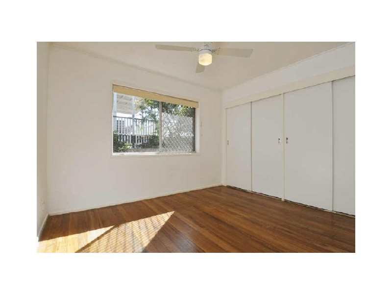 5 Clinton Avenue, Burleigh Waters QLD 4220