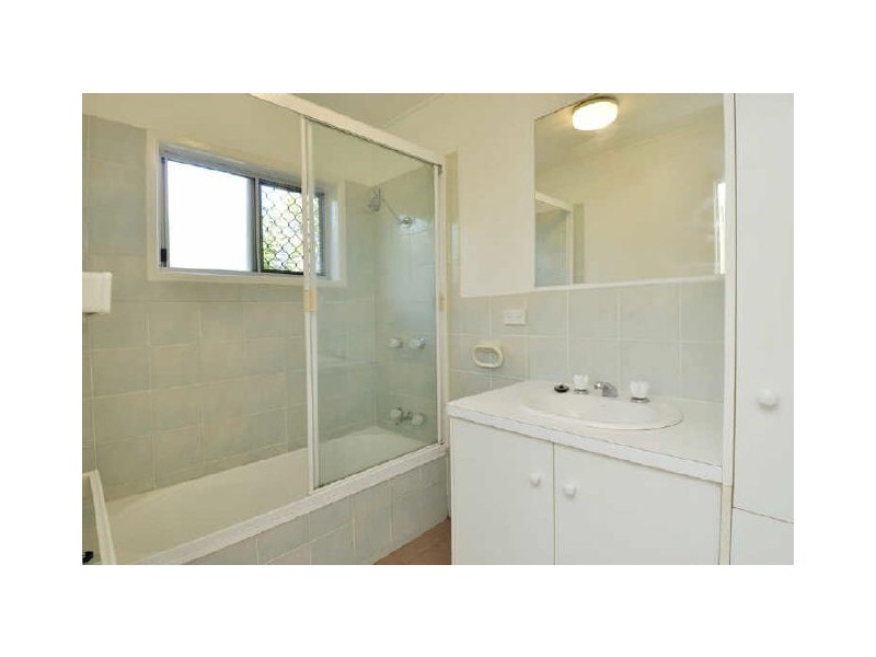 5 Clinton Avenue, Burleigh Waters QLD 4220