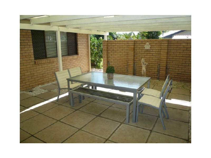 25 Honeyeater Drive, Burleigh Waters QLD 4220