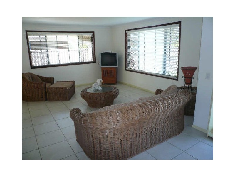 25 Honeyeater Drive, Burleigh Waters QLD 4220