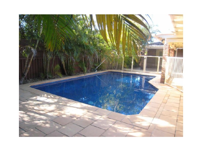 17 Jabiru Avenue, Burleigh Waters QLD 4220