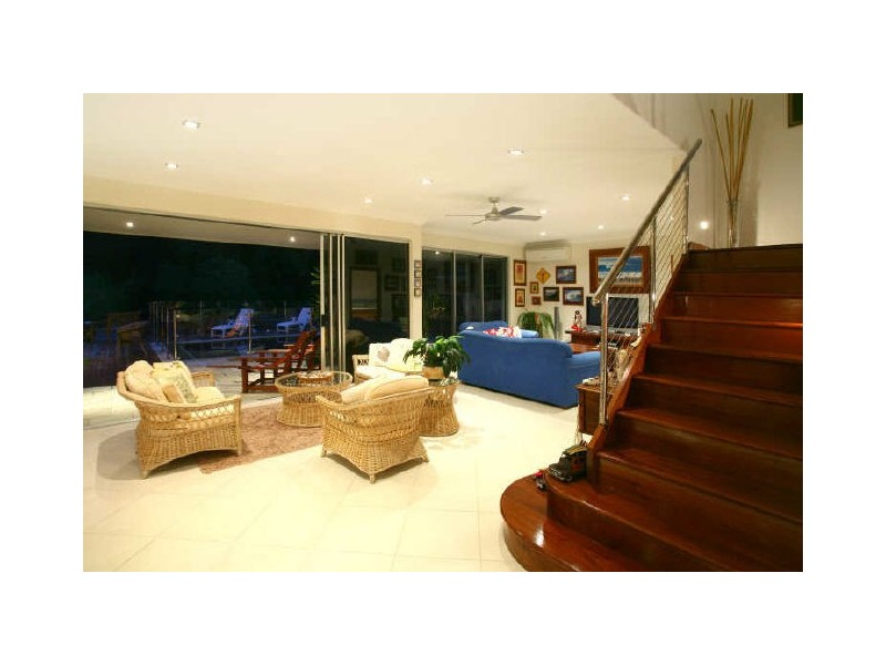 10 Elanora Drive, Burleigh Heads QLD 4220