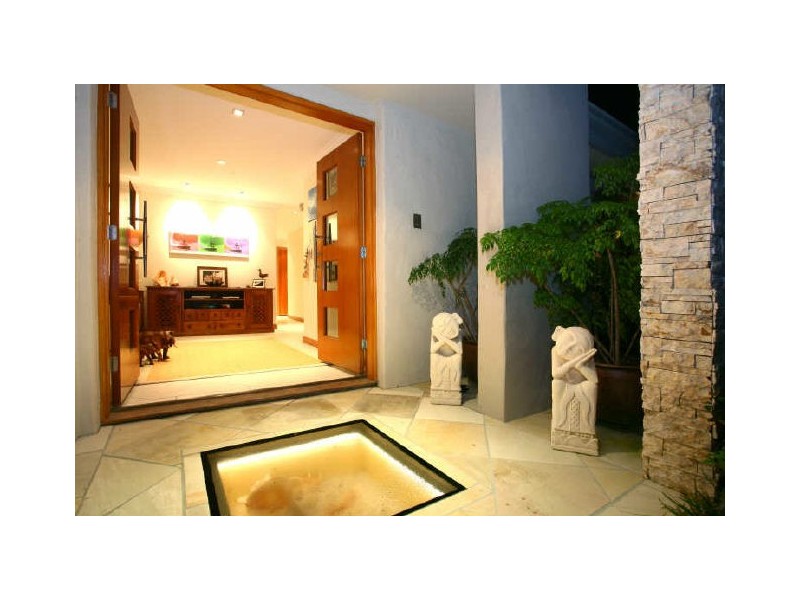 10 Elanora Drive, Burleigh Heads QLD 4220