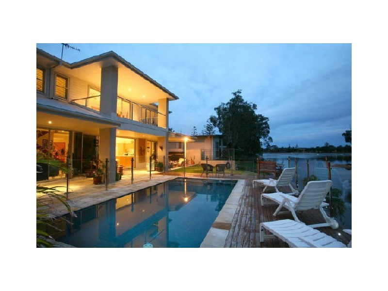 10 Elanora Drive, Burleigh Heads QLD 4220