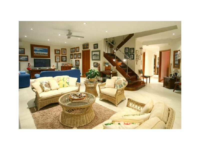 10 Elanora Drive, Burleigh Heads QLD 4220