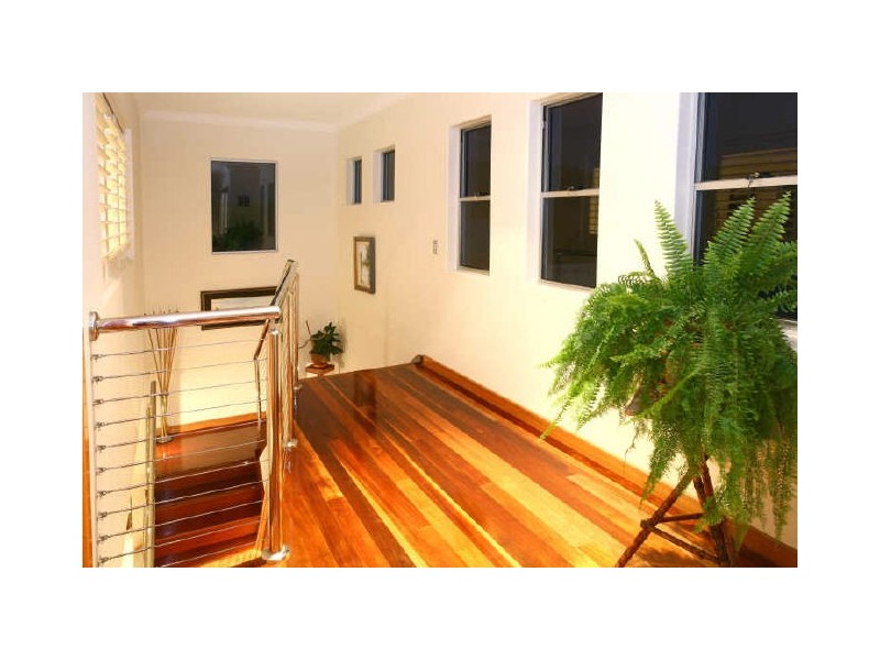 10 Elanora Drive, Burleigh Heads QLD 4220