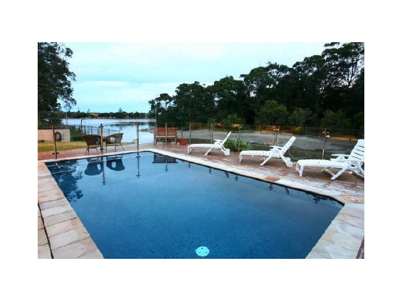 10 Elanora Drive, Burleigh Heads QLD 4220