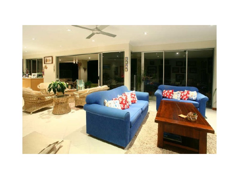 10 Elanora Drive, Burleigh Heads QLD 4220