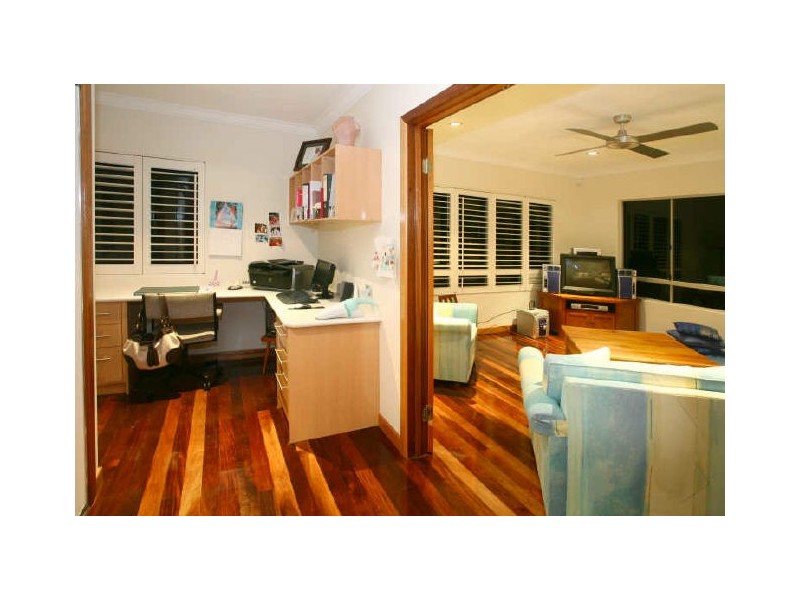 10 Elanora Drive, Burleigh Heads QLD 4220