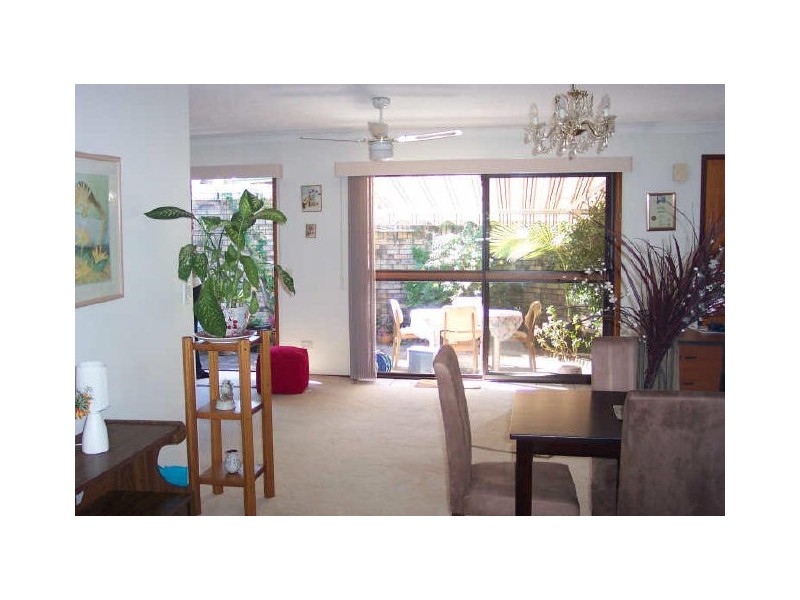 2/26 Dunlin Drive, Burleigh Waters QLD 4220