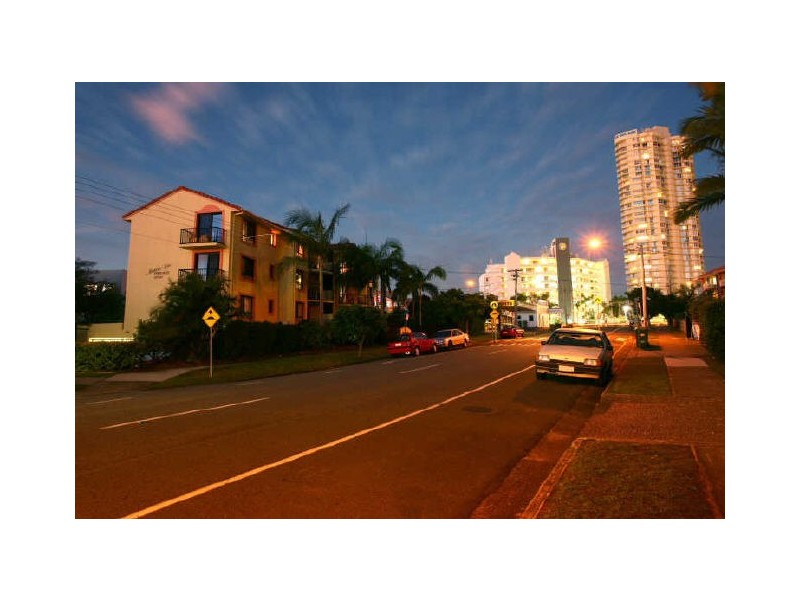 9/5 Mountain View Avenue, Miami QLD 4220