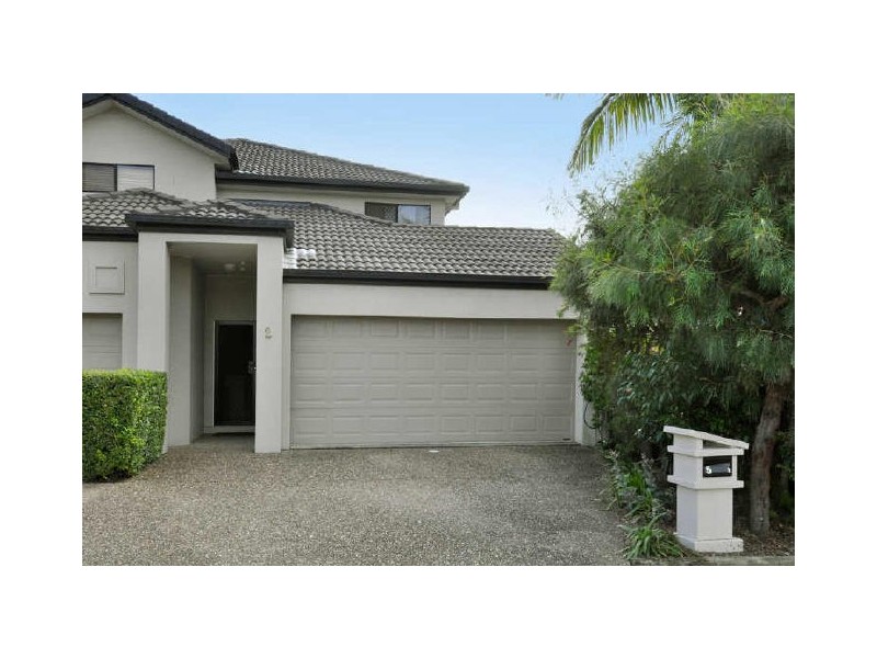 2/5 Acanthas Avenue, Burleigh Heads QLD 4220