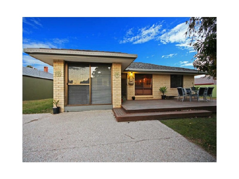 5 Omao Av, Burleigh Waters QLD 4220