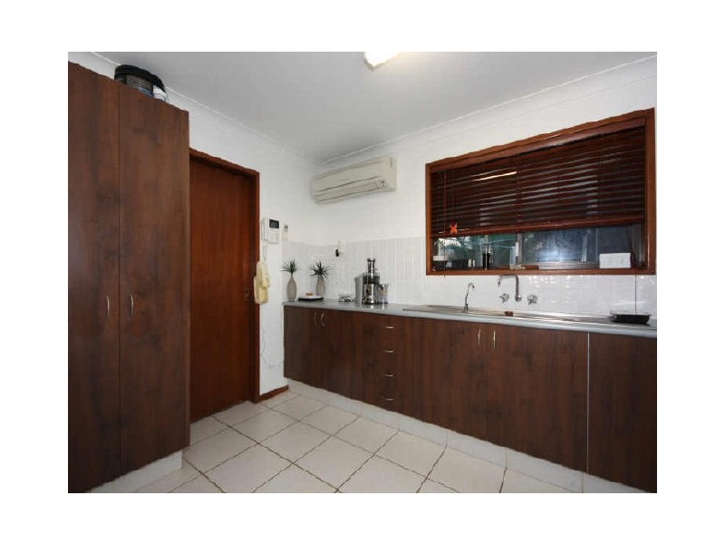 5 Omao Av, Burleigh Waters QLD 4220