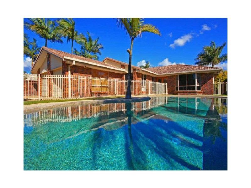 11 Silvabank Drive, Varsity Lakes QLD 4227