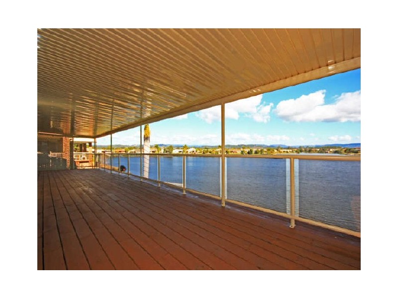 11 Silvabank Drive, Varsity Lakes QLD 4227