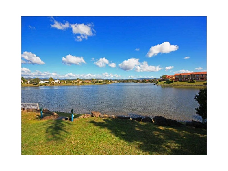 11 Silvabank Drive, Varsity Lakes QLD 4227
