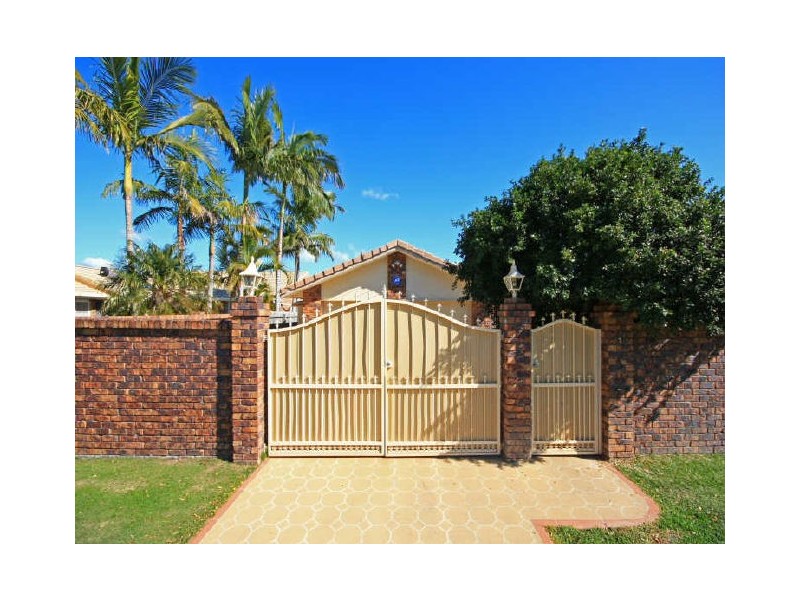 11 Silvabank Drive, Varsity Lakes QLD 4227