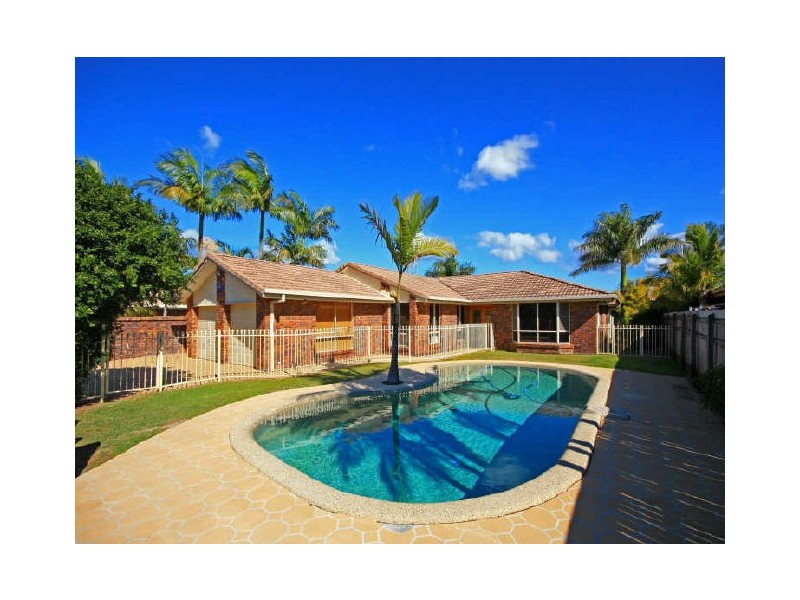 11 Silvabank Drive, Varsity Lakes QLD 4227