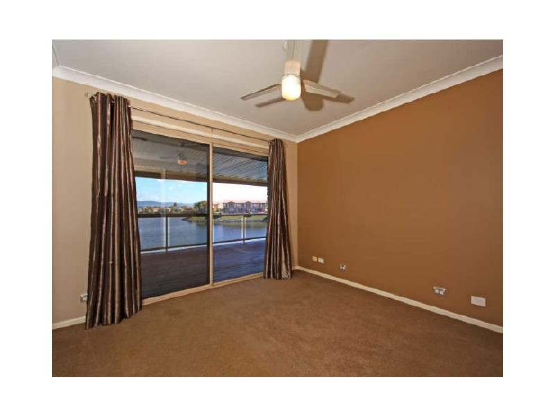 11 Silvabank Drive, Varsity Lakes QLD 4227