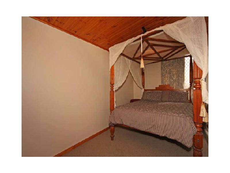 22 Djerral Avenue, Burleigh Heads QLD 4220