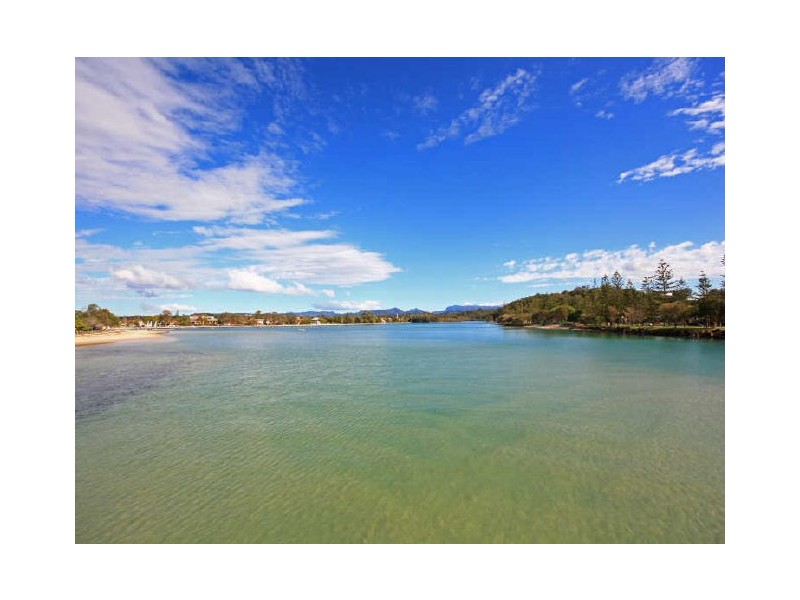 22 Djerral Avenue, Burleigh Heads QLD 4220