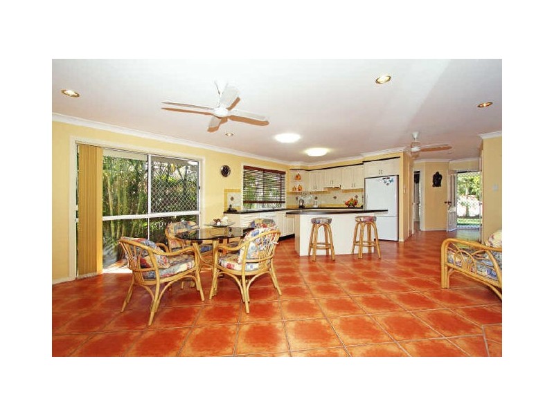 5 Narrogin Place, Burleigh Waters QLD 4220