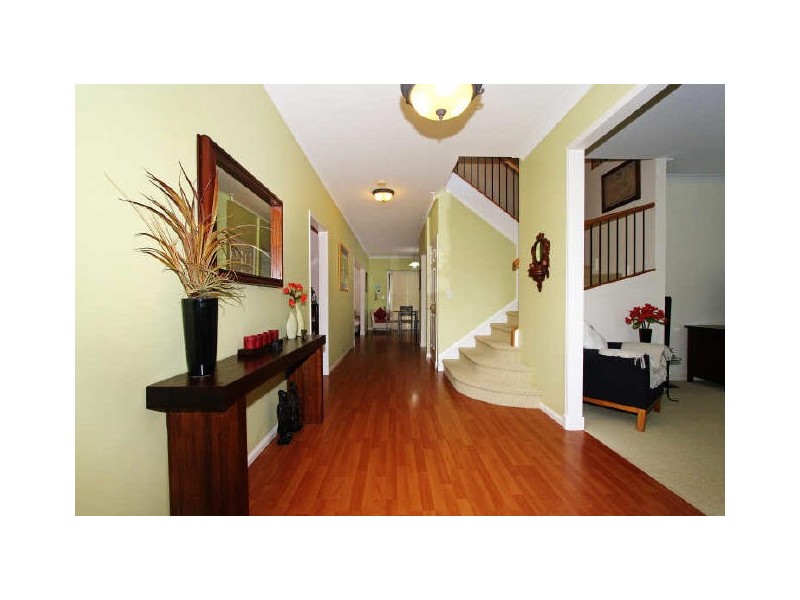 24 Beaconsfield Drive, Burleigh Waters QLD 4220