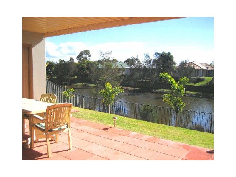 33 Gardendale Crescent, Burleigh Waters QLD 4220