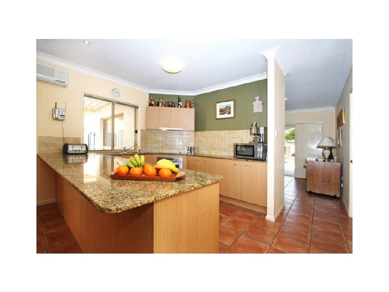 33 Gardendale Crescent, Burleigh Waters QLD 4220