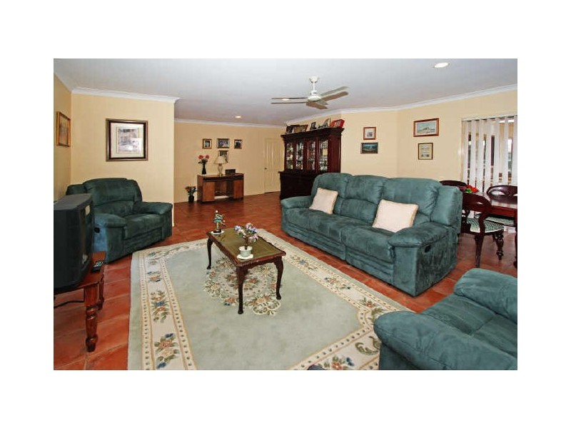 33 Gardendale Crescent, Burleigh Waters QLD 4220