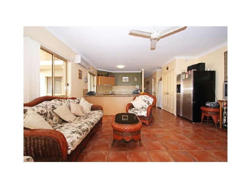 33 Gardendale Crescent, Burleigh Waters QLD 4220