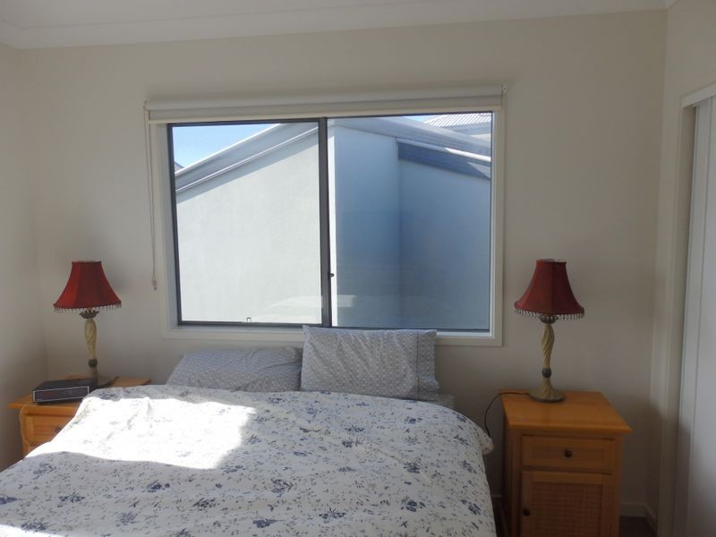 1B Ferndahl, Varsity Lakes QLD 4227