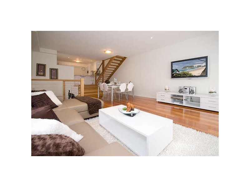 1/2057 Gold Coast Hwy, Miami QLD 4220