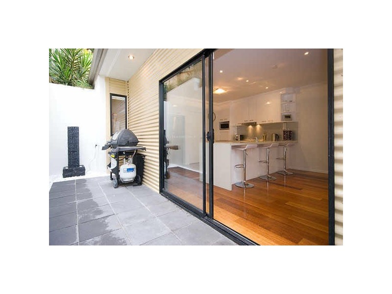 1/2057 Gold Coast Hwy, Miami QLD 4220