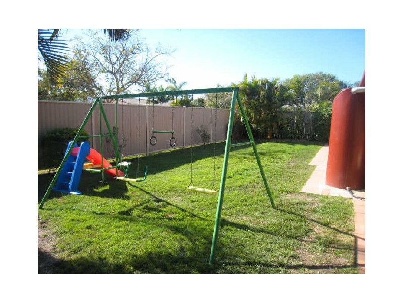 2 Amorette Avenue, Varsity Lakes QLD 4227