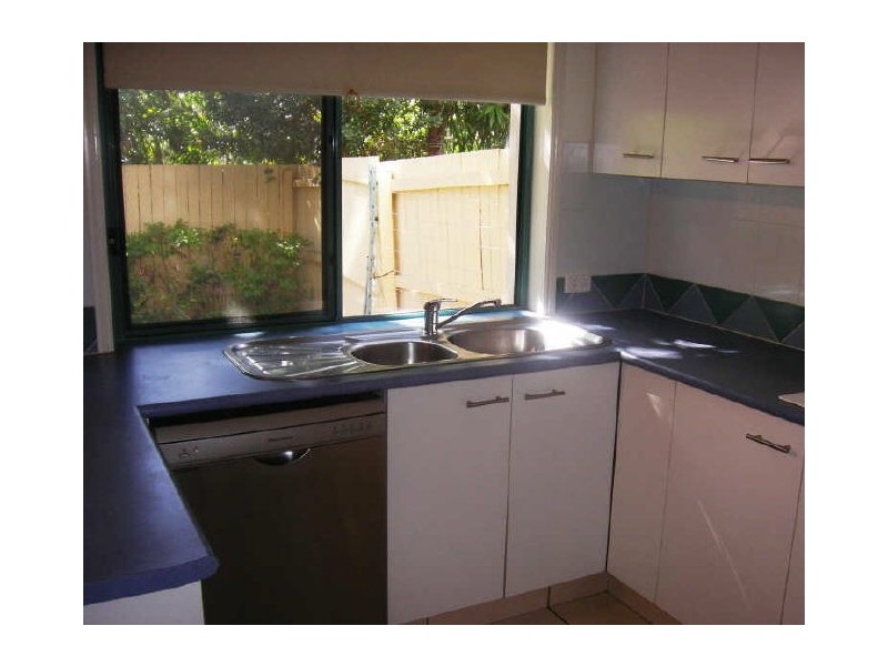 18/2 Pappas Way, Carrara QLD 4211