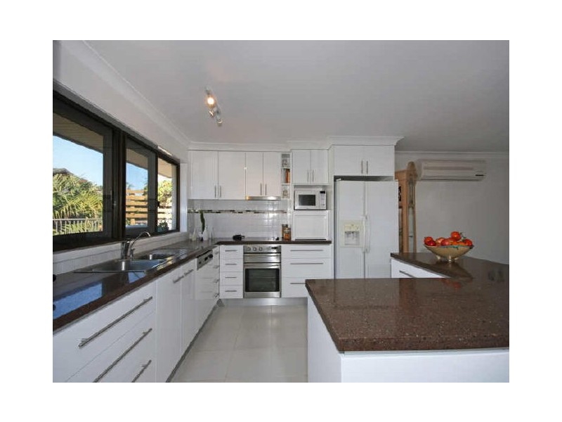 3 Omao Avenue, Burleigh Waters QLD 4220
