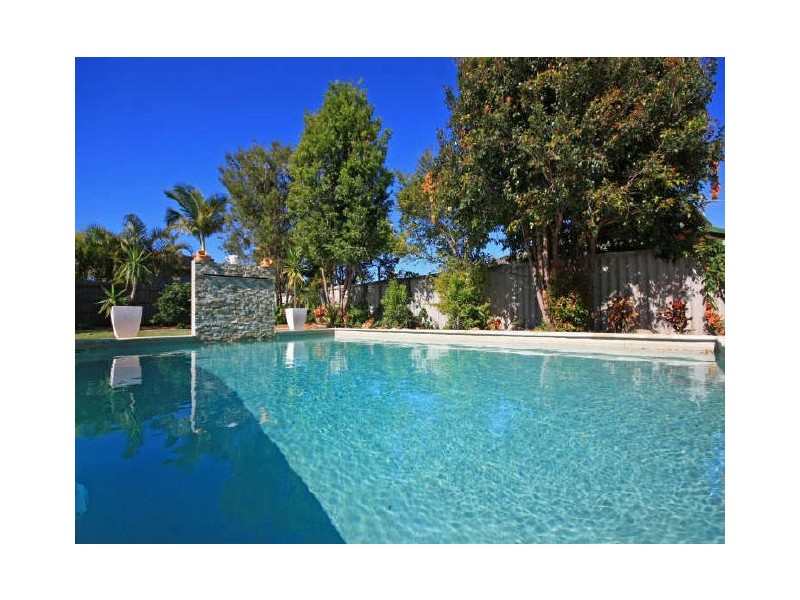 3 Omao Avenue, Burleigh Waters QLD 4220