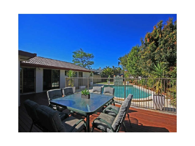 3 Omao Avenue, Burleigh Waters QLD 4220