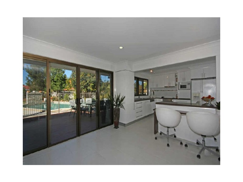 3 Omao Avenue, Burleigh Waters QLD 4220