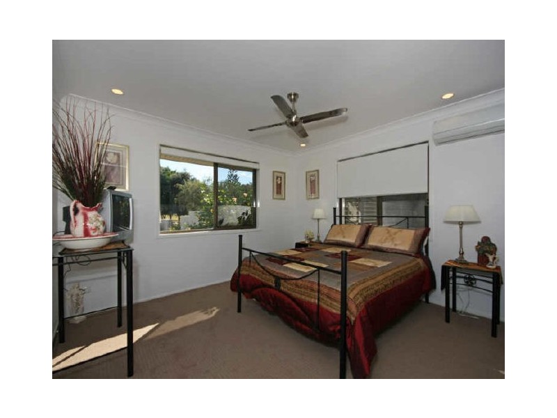 3 Omao Avenue, Burleigh Waters QLD 4220