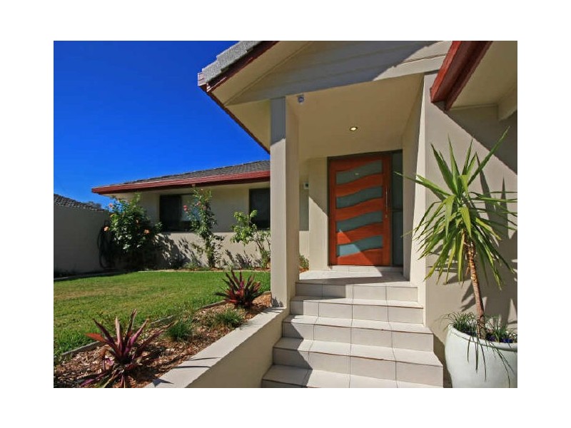3 Omao Avenue, Burleigh Waters QLD 4220