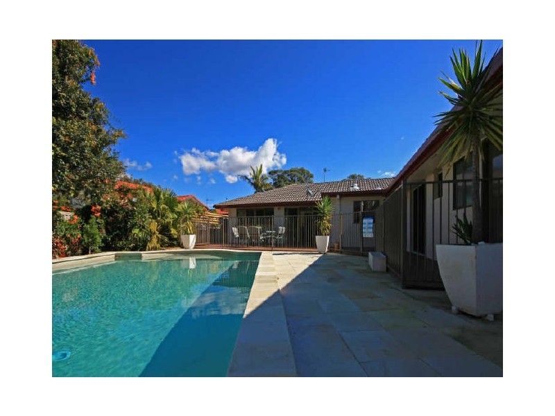 3 Omao Avenue, Burleigh Waters QLD 4220