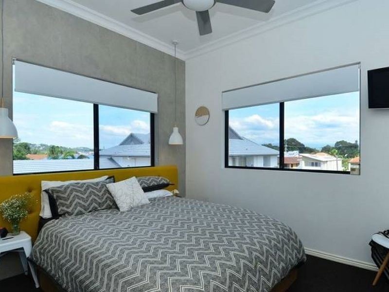 9/2008-201 Gold Coast Highway, Miami QLD 4220