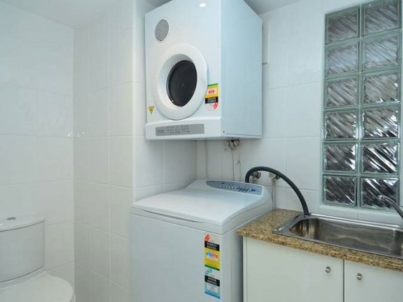 9/2008-201 Gold Coast Highway, Miami QLD 4220