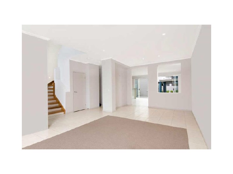 30 Moores Crescent, Varsity Lakes QLD 4227