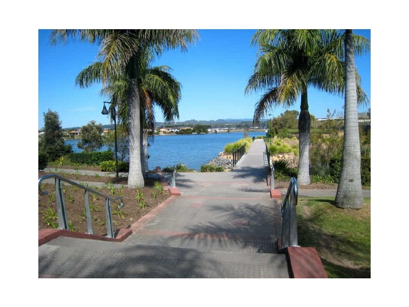 30 Moores Crescent, Varsity Lakes QLD 4227